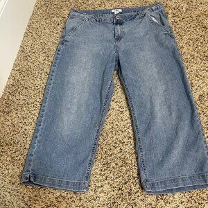 Cato Jeans Women's 12 Blue Soft Denim Capri Light Wash Mid Rise